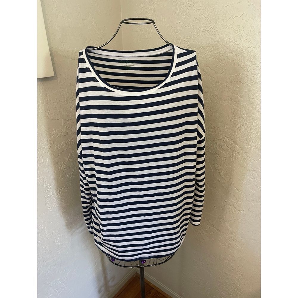 Lilly Pulitzer blue/white shirt Cotton/poly blend XL